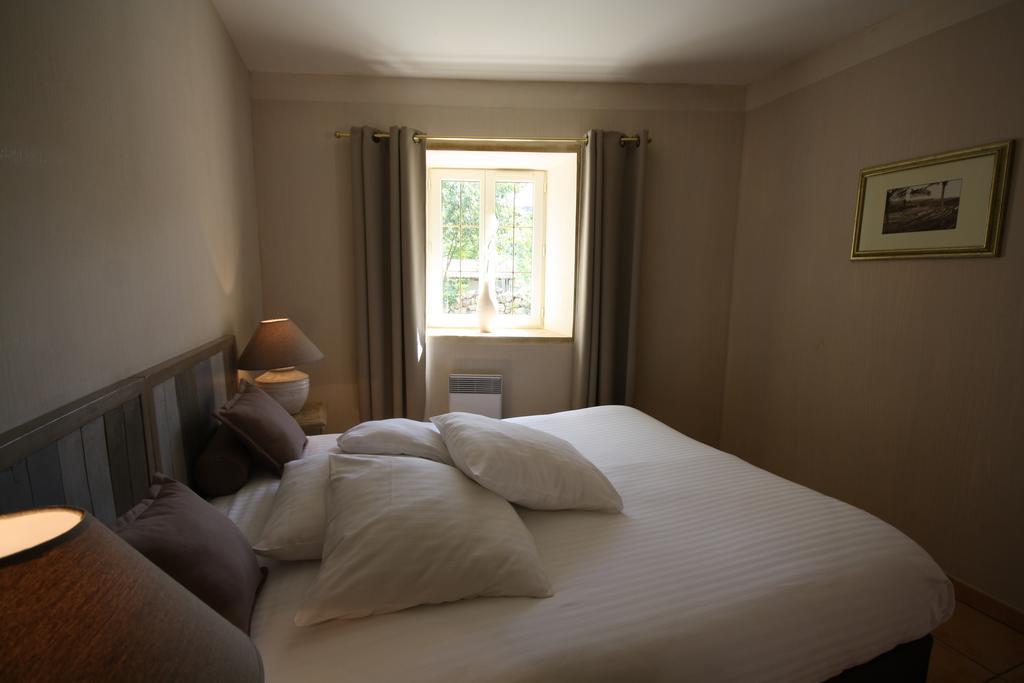 Logis Hotel Restaurant Le Domaine De L'Eau Vive Largentiere Bilik gambar